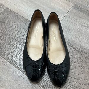 Chanel - Ballet Flats in Lambskin & Patent Calfskin Black